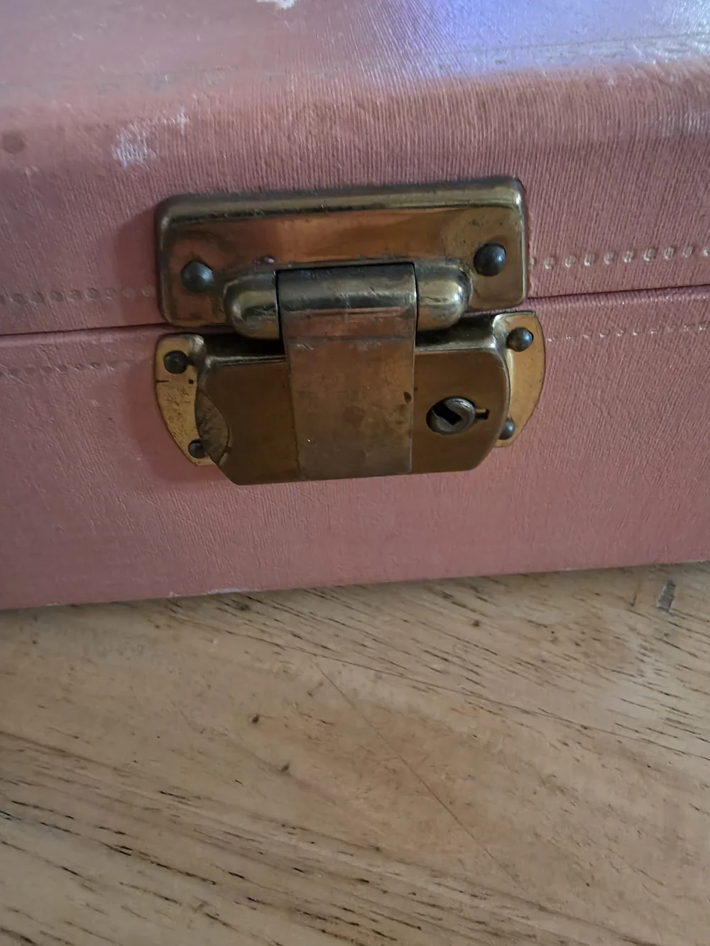N/A vintage compact